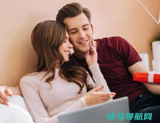 没确立关系就接吻了怎么办？为什么男生喜欢搂女生腰