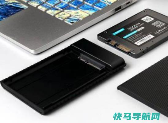 怎么区分移动硬盘和固态硬盘？移动硬盘使用时的放置问题